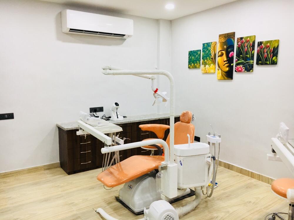 Experienced dentist at Shwasa Mitra Dental Clinic Nagasandra
